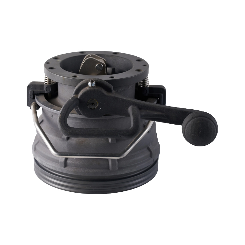 用于油罐车底部装载的高性能铝制 API 干式耦合器）